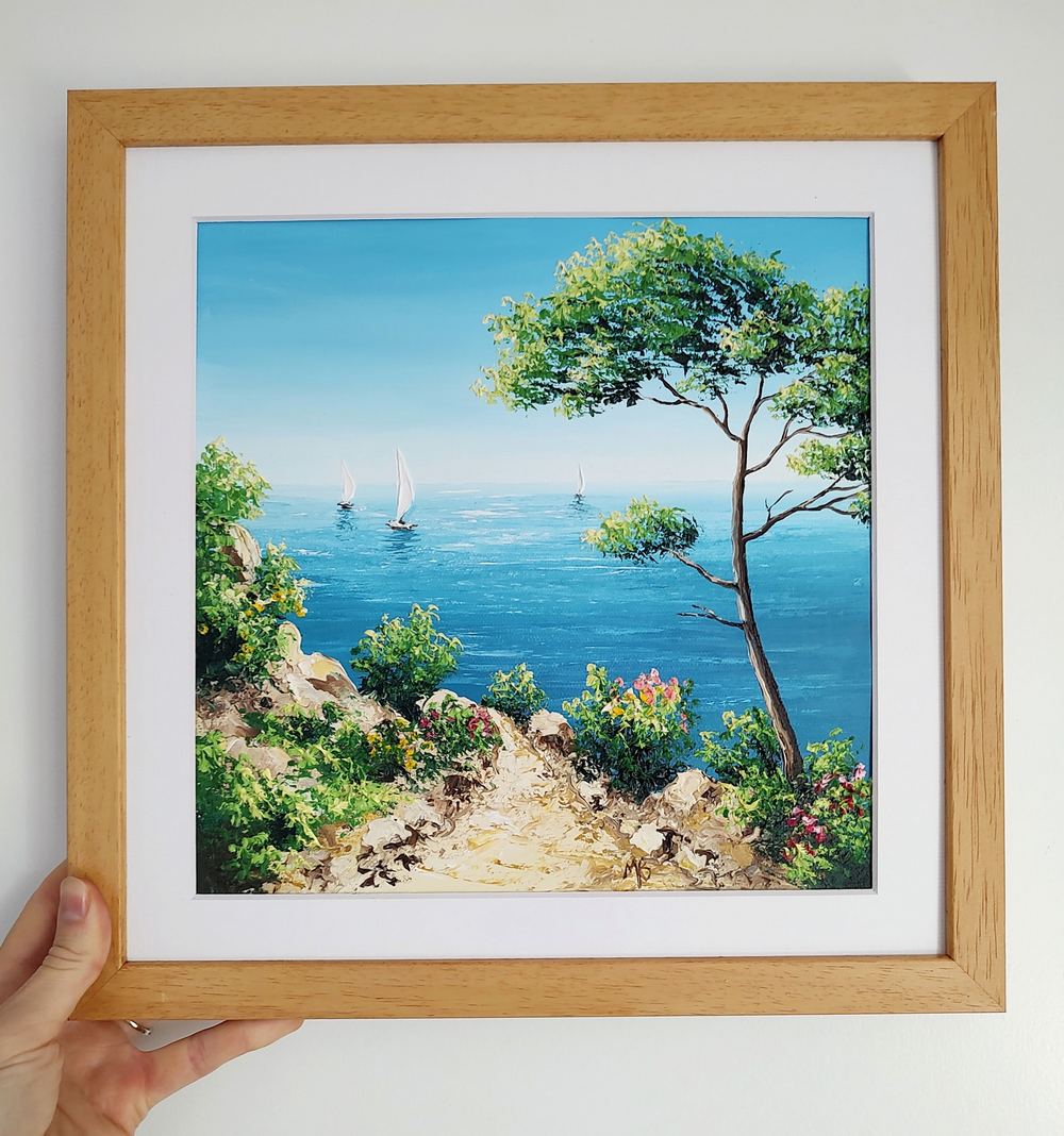 Sur le sentier ensoleillé